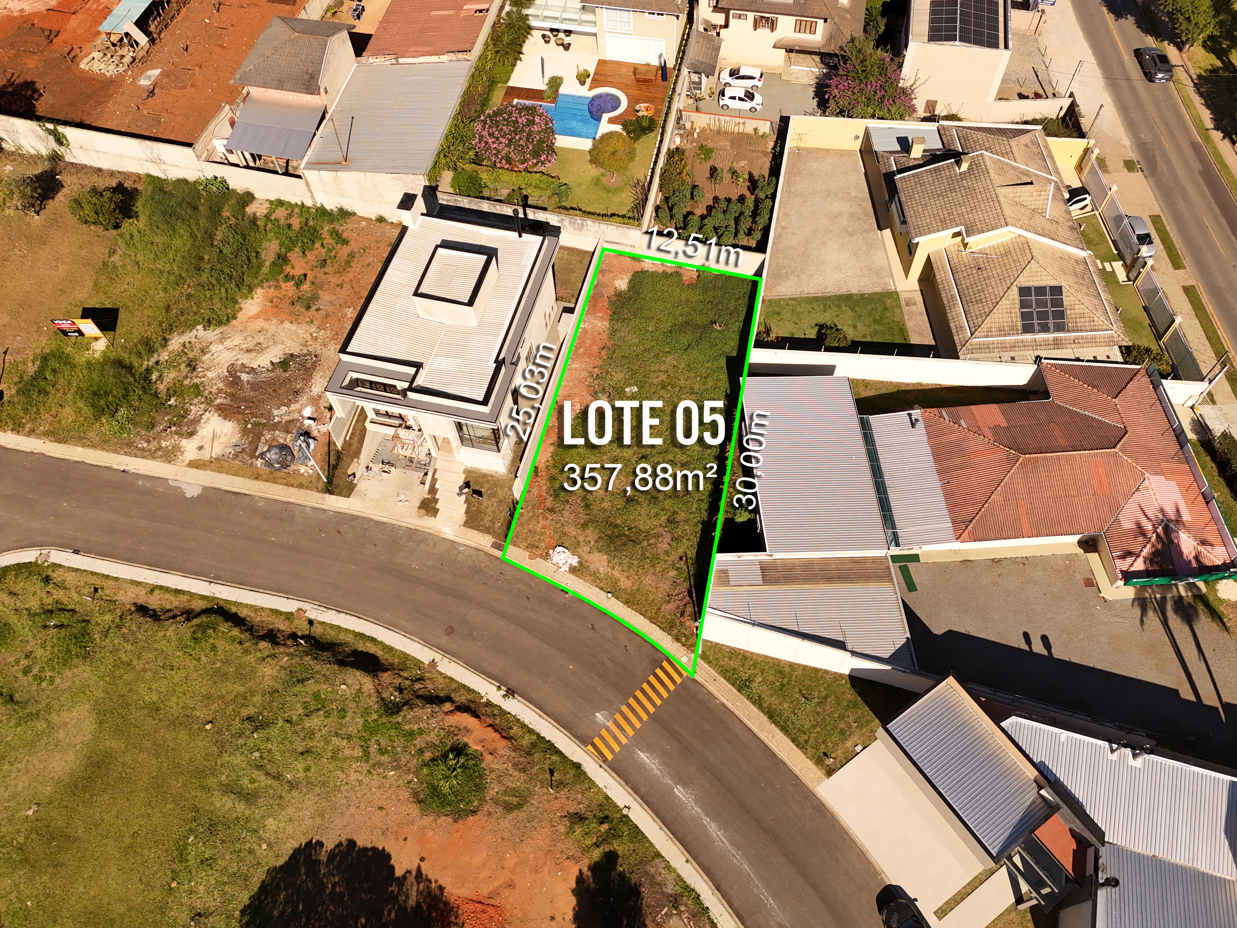 Vista aérea do Lote 05 demarcado no Casa Volpi Residencial Premium, 357,88m²